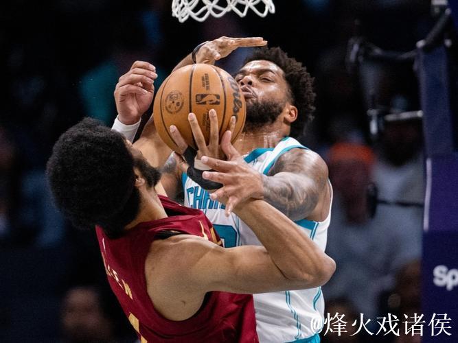 紧咬比分！克尼普尔送出个人第8记助攻，布里奇斯上反篮命中