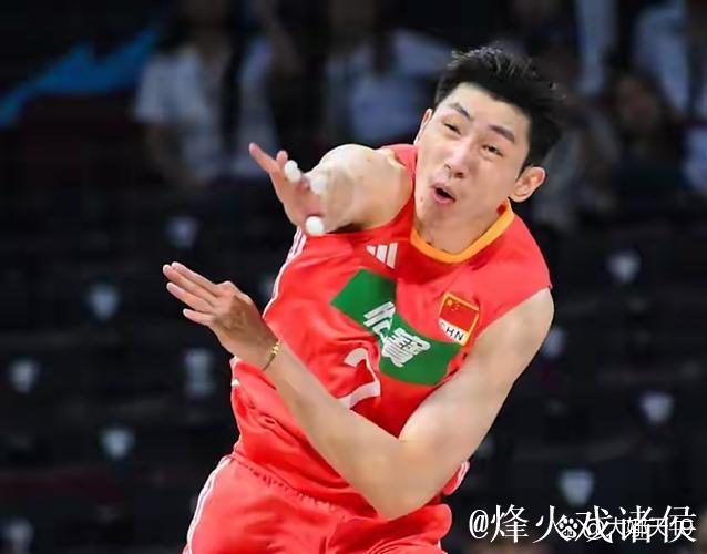 刘东推倒雷琼-塔克，山西挑战后裁判维持原判&判罚进攻犯规